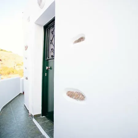 Kythnian Traditional 19th Century House בית נופש