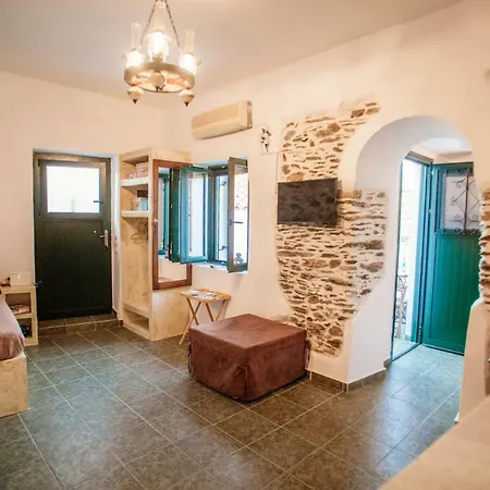 別荘 Kythnian Traditional 19th Century House Dhriopís